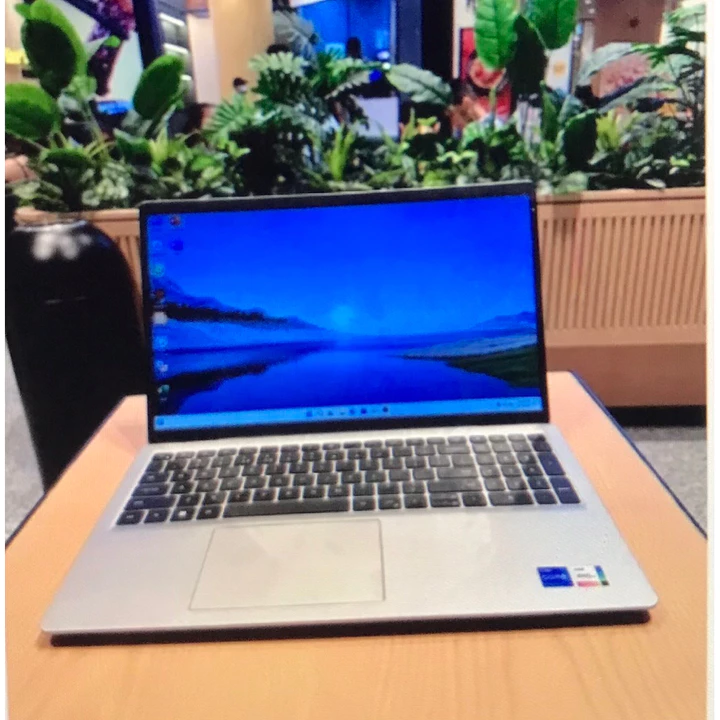 Laptop cũ Dell inspiron 3520,5502 phù hợp với học sinh sinh viên văn phòng