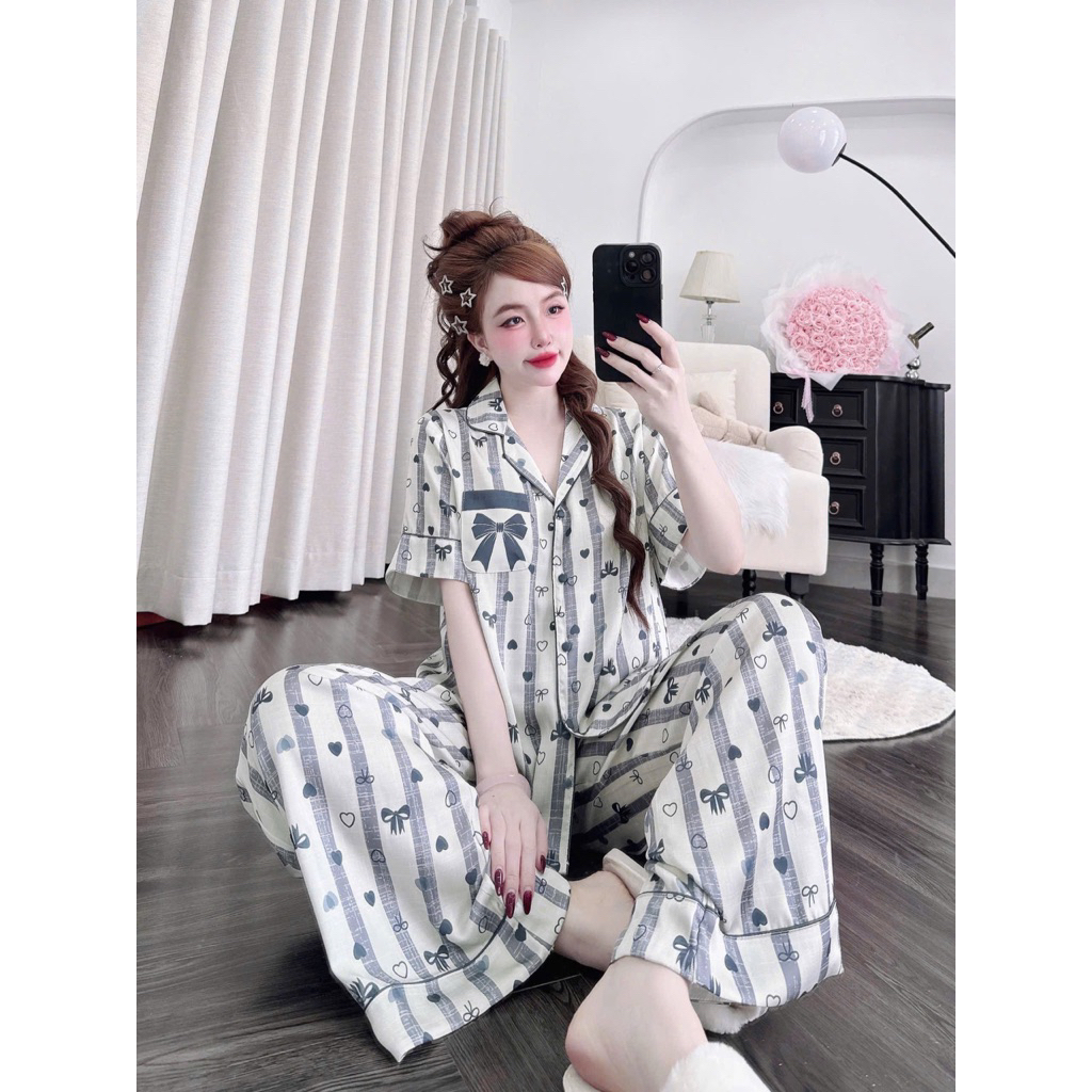 (45-65kg) Bộ ngủ pijama hoạ tiết tay ngắn lụa Latin nút bọc mềm mát