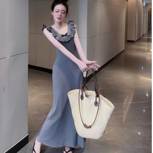 Đầm dài cổ bèo cánh tiên đính nơ chấm bi ,chất thun tăm thời trang