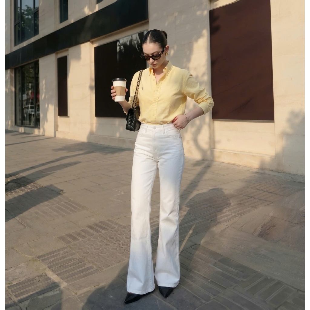 DELIZ - Quần jean cạp vừa ống loe màu trắng basic cho nữ, phong cách đường phố năng động J415 (đã cắt sẵn khuy)