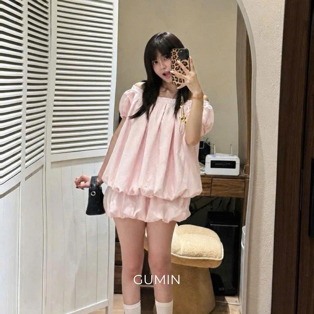 Set trễ vai xếp ly GUMIN thiết kế áo trễ vai tay bồng kèm chân váy ngắn dáng xòe bom tiểu thư sang chảnh