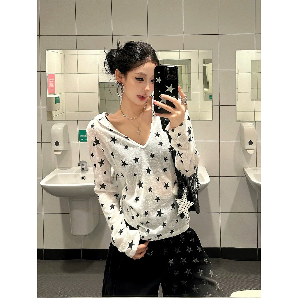 Áo thun giấy dài tay màu trắng cổ V hoodie học tiết ngôi sao nhỏ cá tính ATDT083 - Tiktik