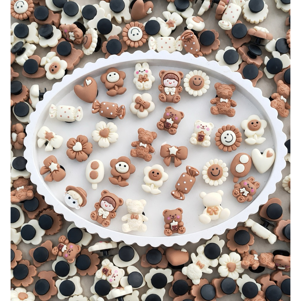 Set 10 charm gắn dép crocs sẵn nút, charm dép, sticker dép crocs gấu nâu