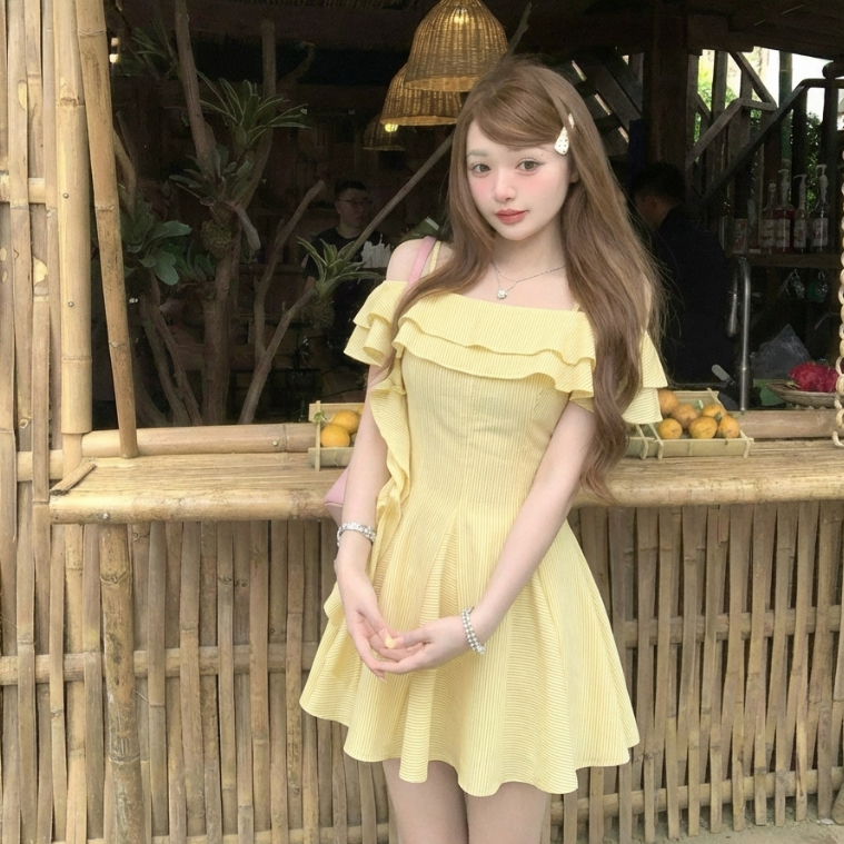 Váy Trễ Vai Dáng Ngắn Tiểu Thư Jolie Clothing đầm trễ vai hai dây đũi kẻ dáng xòe phối bèo tiểu thư Hàn Quốc