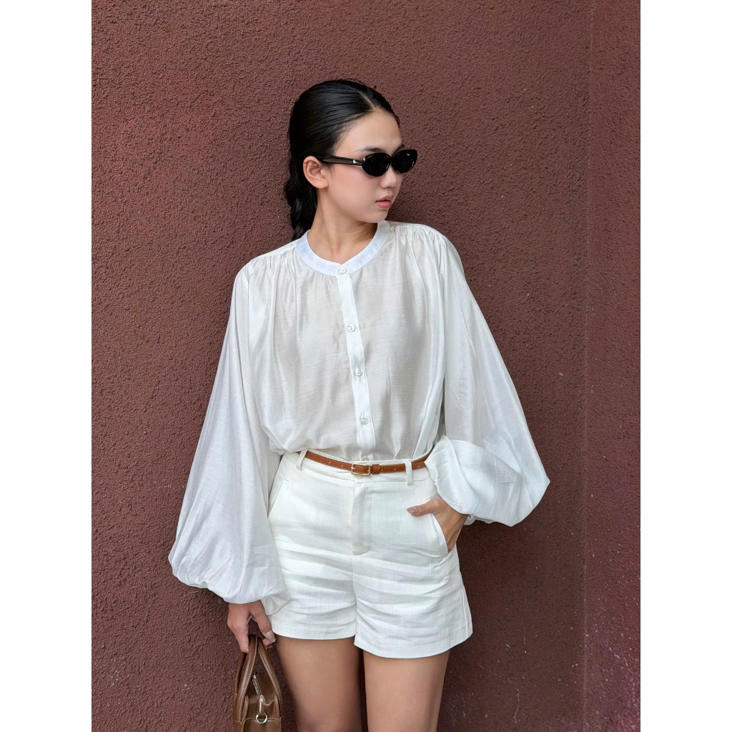 Elora Top - Áo tơ crep tay bồng đính nút xà cừ