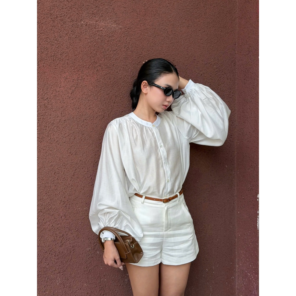 Elora Top - Áo tơ crep tay bồng đính nút xà cừ