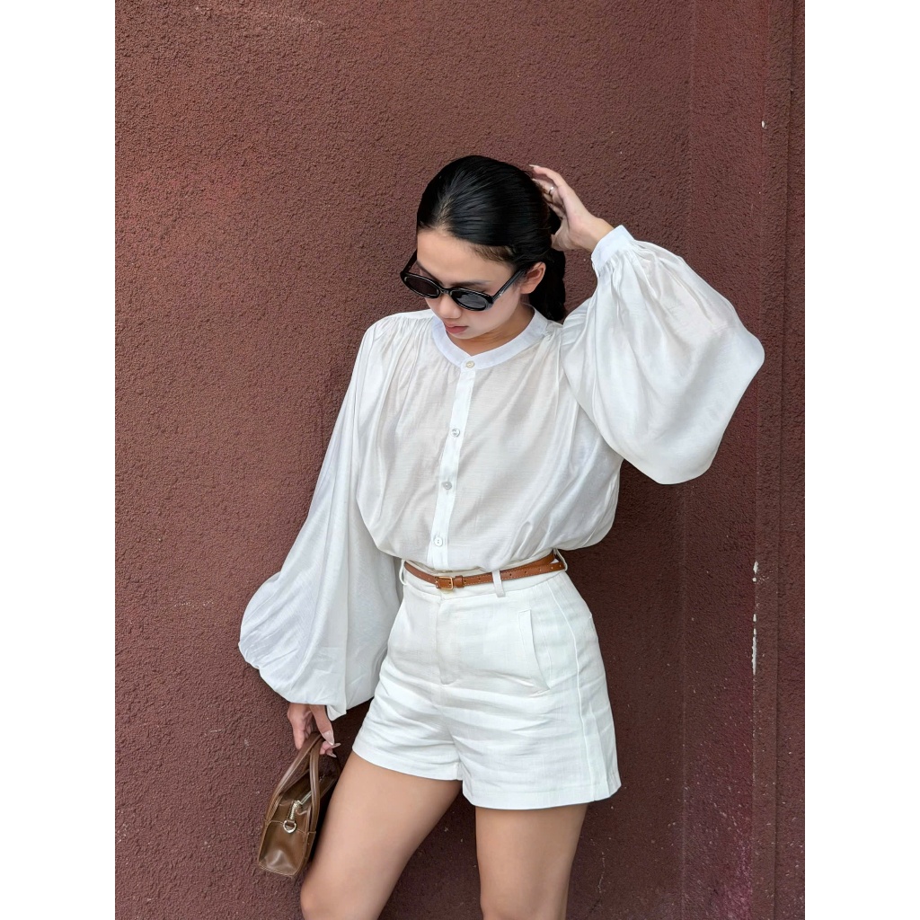 Elora Top - Áo tơ crep tay bồng đính nút xà cừ