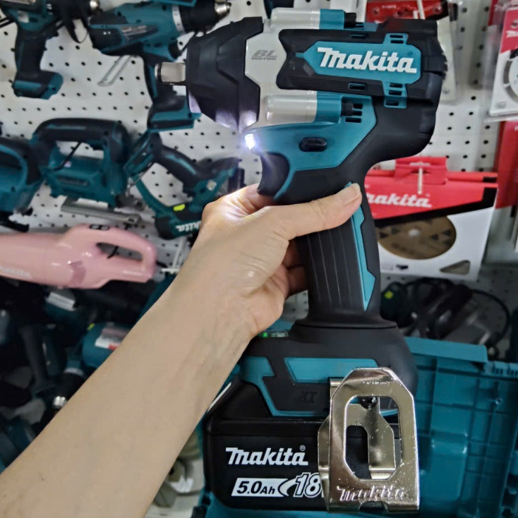 DTW700 Máy Siết Bulon Dùng Pin 18V Lực 700Nm Chính Hãng Makita Việt Nam DTW700RT1J