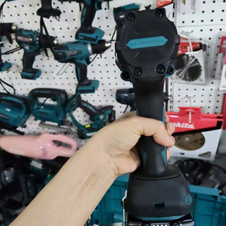 DTW700 Máy Siết Bulon Dùng Pin 18V Lực 700Nm Chính Hãng Makita Việt Nam DTW700RT1J