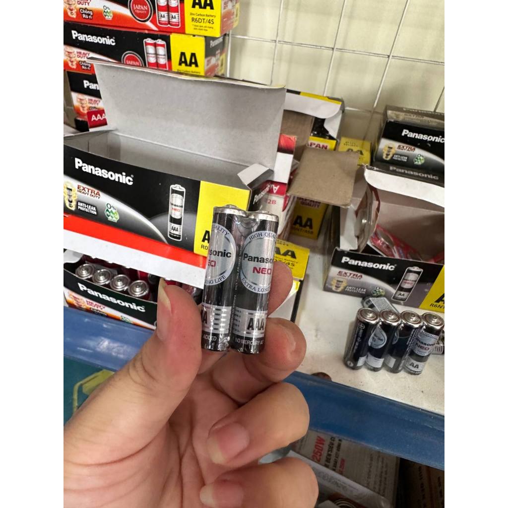 Pin AAA, pin đũa Panasonic vỉ 4 viên chính hãng cho điều khiển tivi điều hòa đồ chơi