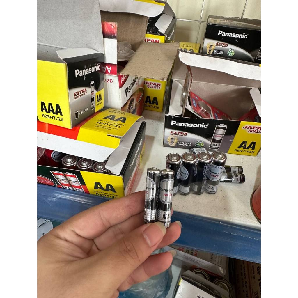 Pin AAA, pin đũa Panasonic vỉ 4 viên chính hãng cho điều khiển tivi điều hòa đồ chơi