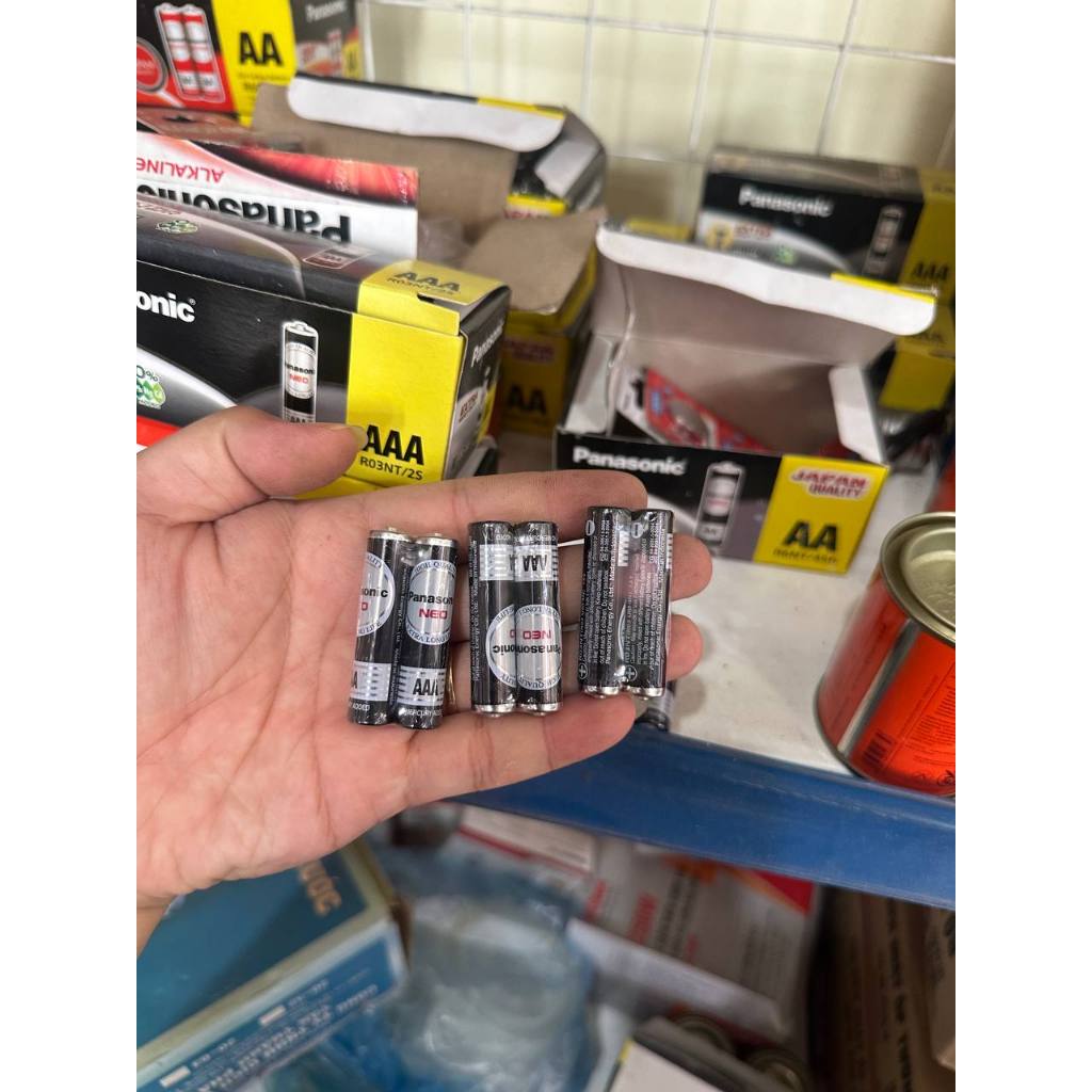 Pin AAA, pin đũa Panasonic vỉ 4 viên chính hãng cho điều khiển tivi điều hòa đồ chơi