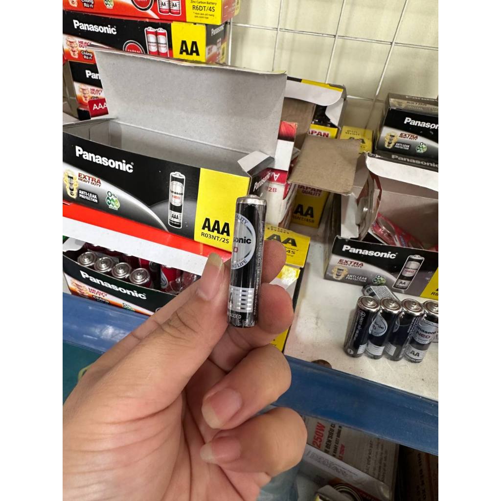 Pin AAA, pin đũa Panasonic vỉ 4 viên chính hãng cho điều khiển tivi điều hòa đồ chơi