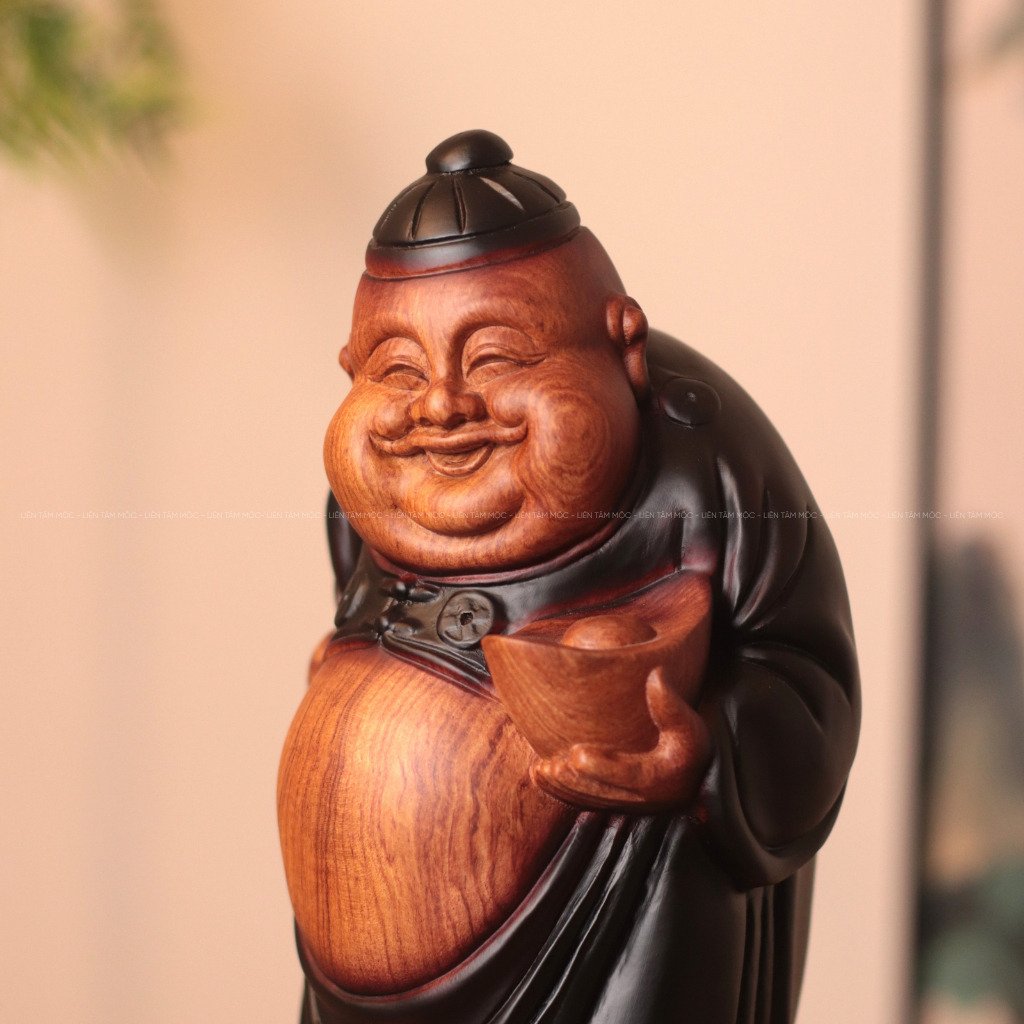 Tượng Ông Thương Gia Tay Cầm Thỏi Vàng, Gỗ Hương 20cm/30cm, Quà Tặng Đối Tác, Trang Trí Bàn Làm Việc Phong Thủy, Tài Lộc