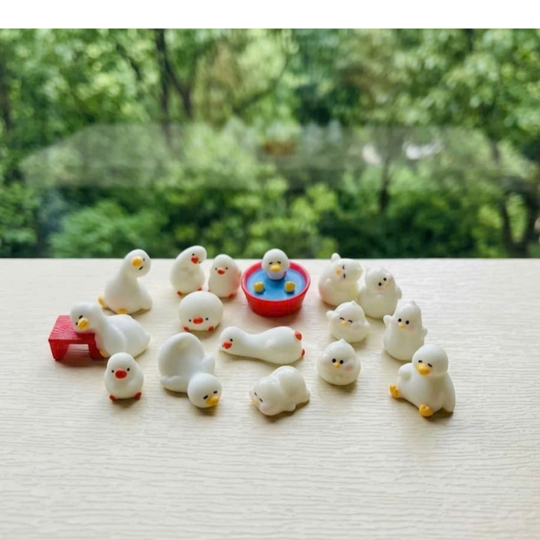 Tượng vịt trắng lờ đờ trang trí bàn, decor kệ sách, stellariva