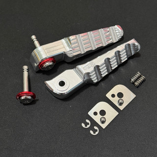 Gác chân nhôm cnc nguyên khối lắp các dòng xe chốt xỏ inox 304 ( tặng long đền đỏ ) - Phụ kiện xe máy