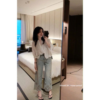 Quần Jean Ống Đứng Gấu Hoa