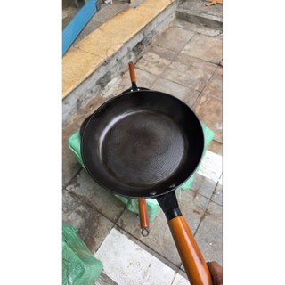 24NGN Chảo gang xám nhẹ đa năng