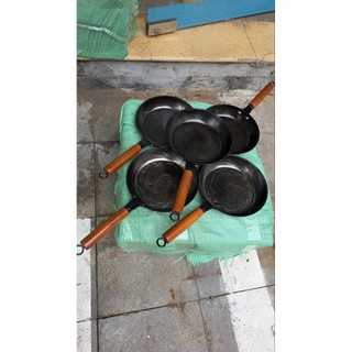 24NGN Chảo gang xám nhẹ đa năng