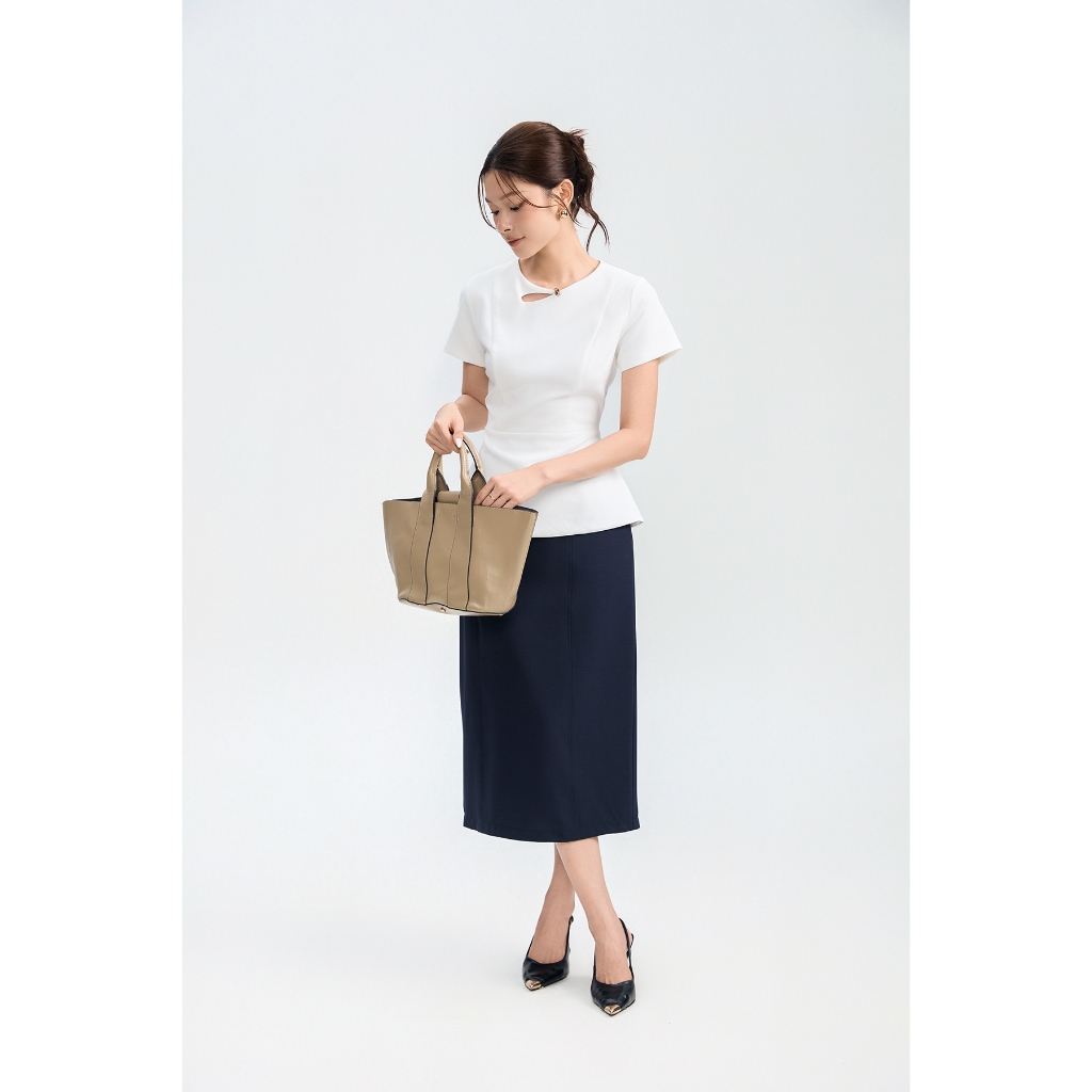 Áo Kiểu Nữ GUMAC Peplum Cut Out Cổ Đính Nút Kim Loại Thanh Lịch AG05029