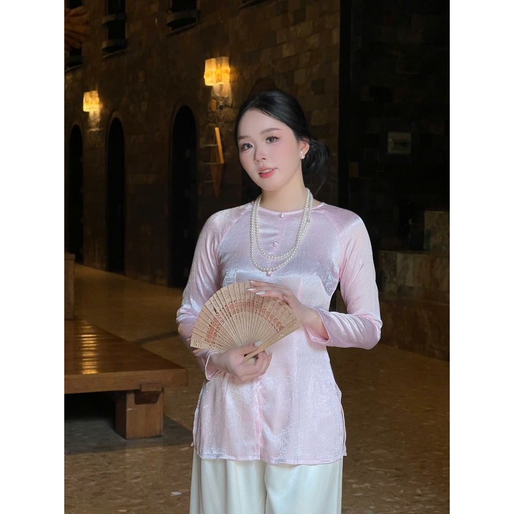 Hân Nguyễn Áo Bà Ba - B.A199 Lụa TiTan Ánh Kim Nhũ Sáng Cổ Tròn Dây Kéo Nút Bọc Nụ (Quần Cùng Chất Lưng Thun)