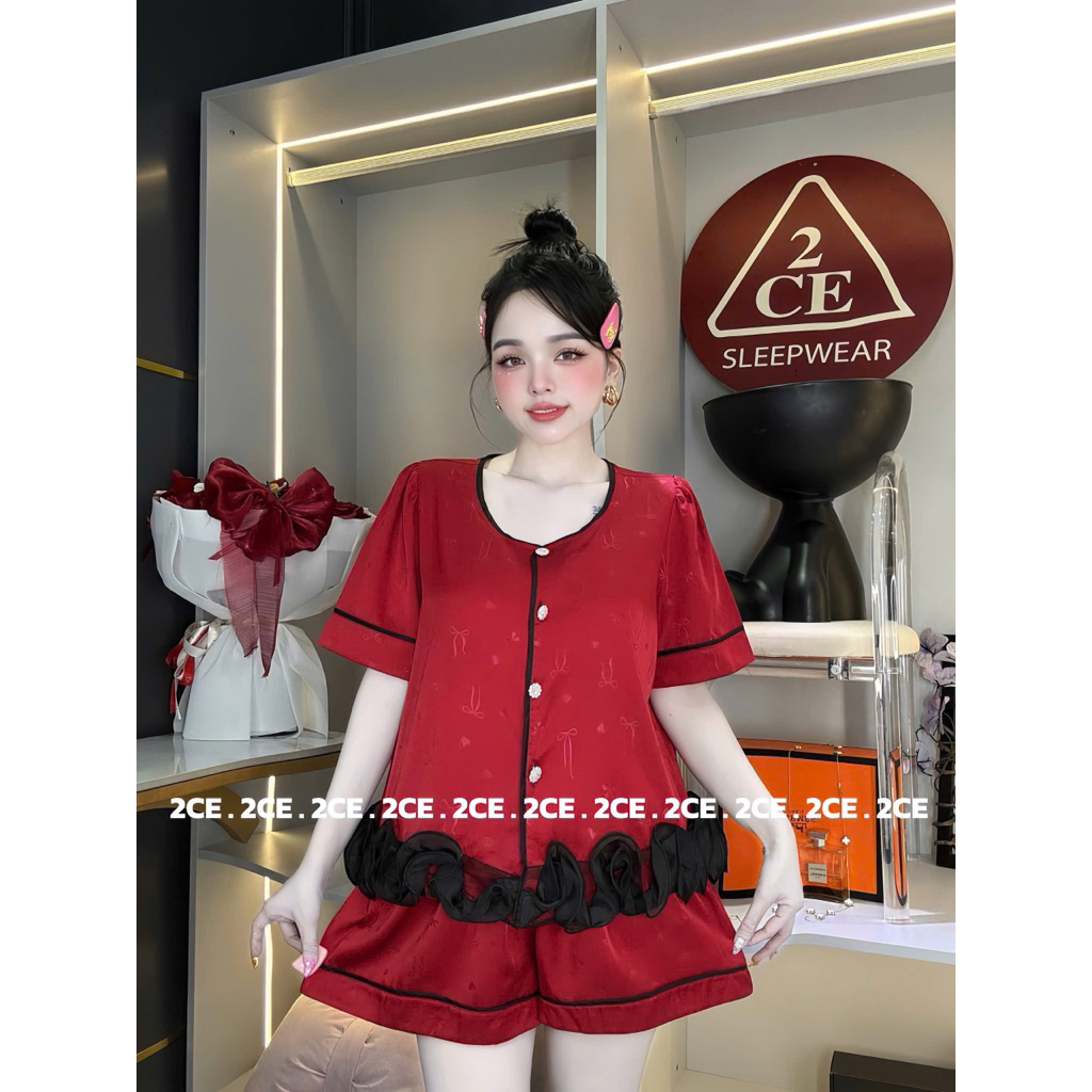 40-60kg Bộ đùi tiểu thư cổ tròn ren xoắn mặc nhà lụa tơ ẩn sang mềm mát