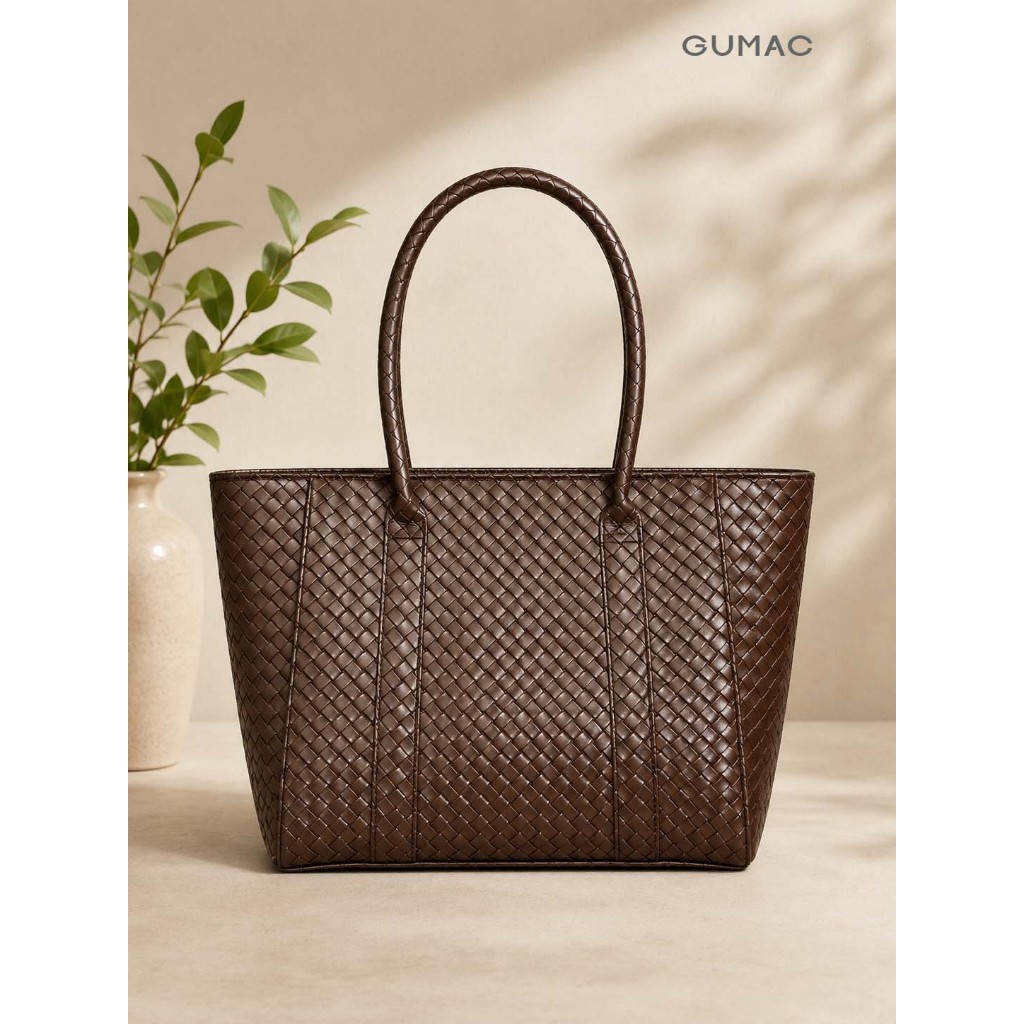 Túi xách nữ dáng ngang GUMAC form đứng chất liệu da giả mịn lì quai mềm thoải mái TXG05033