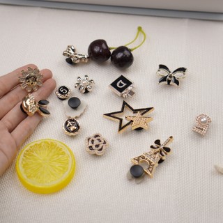 Bộ 15 Sticker, Charm 3D chủ đề Bunny Slay nhựa cứng gắn Dép Sục, Cá Sấu JB-320 Mita