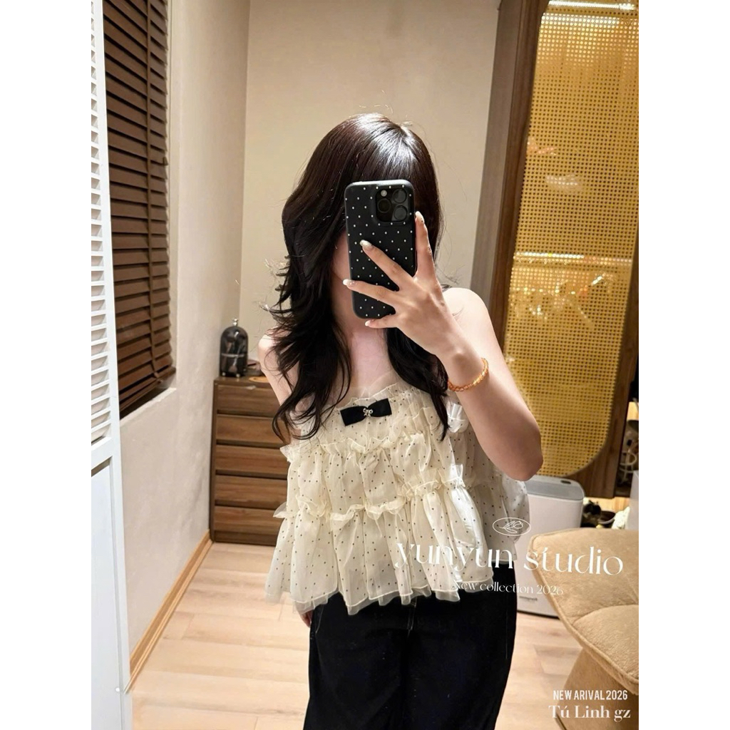 Áo 2 dây chấm bi phối bèo đính nơ ngực