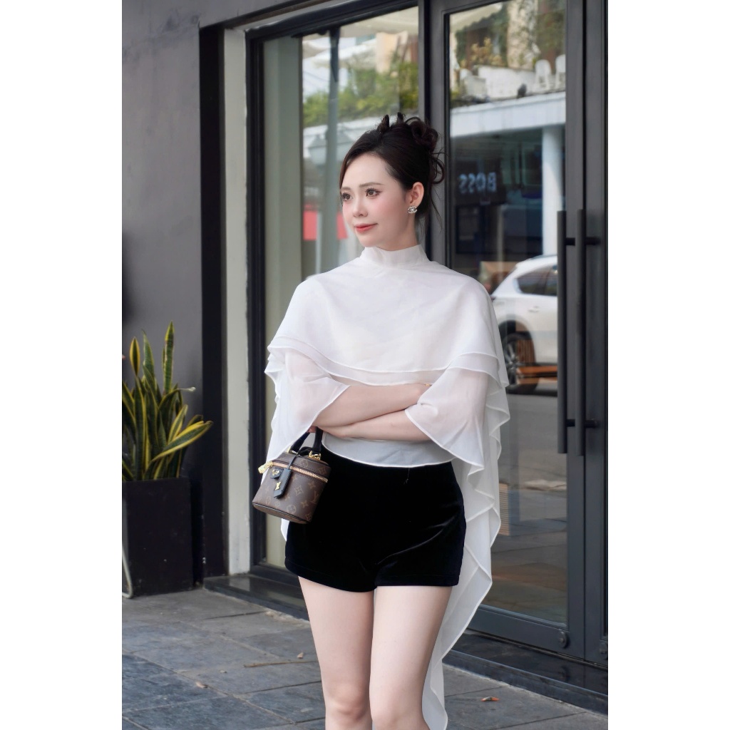 ÁO VOAN TRẮNG CHOÀNG DÁNG CAPE PHONG CÁCH SANG TRỌNG BY CHAMIE A7105