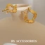 Bông tai nữ titan cổ điển bản lá vát dẹp gợn sóng mạ vàng 18K không gỉ WE2643 BY ACCESSORIESA