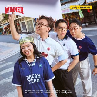Áo thun polo nam YODY Relax Dreamteam cổ V bo kẻ MCPO26A055