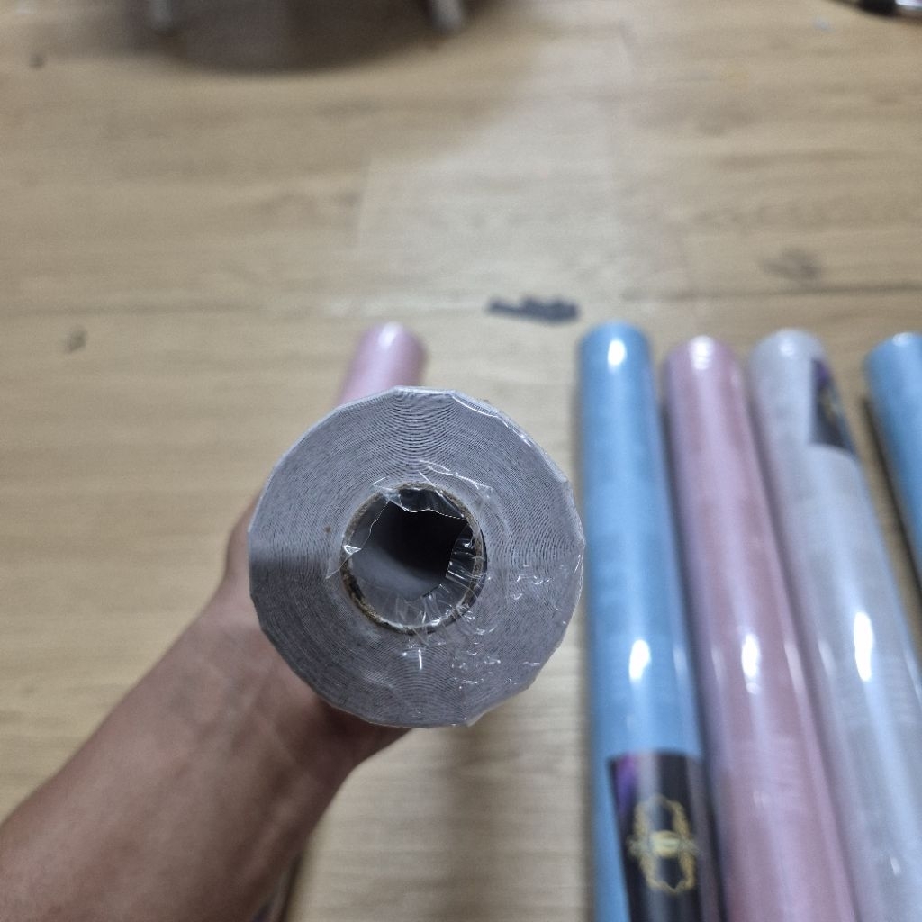 cuộn giấy dán tường in hoa văn nổi 3d khổ 45cm dài 1000cm