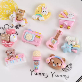 Bộ 10 charm GẤU NHẠC  - sẵn chân đế gắn, phụ kiện nhựa cứng dễ thương, gắn dép, trang trí túi xách