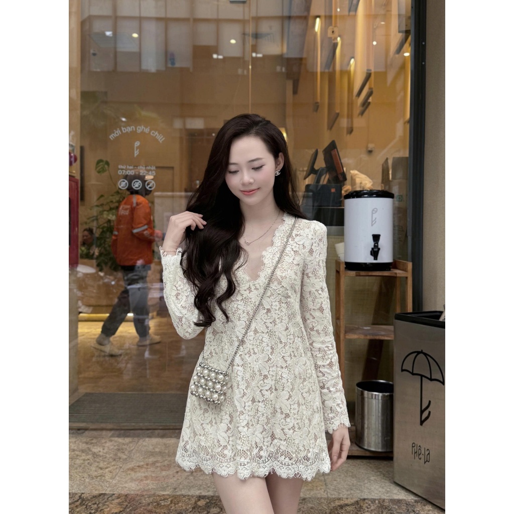 Váy Đầm Ren Trắng Dự Tiệc Cổ V Xẻ Sâu Dáng Suông Chữ A, Đầm Ren Hoa Nổi Tay Dài Có Lót Trong Sang Chảnh - CHAMIE STUDIO
