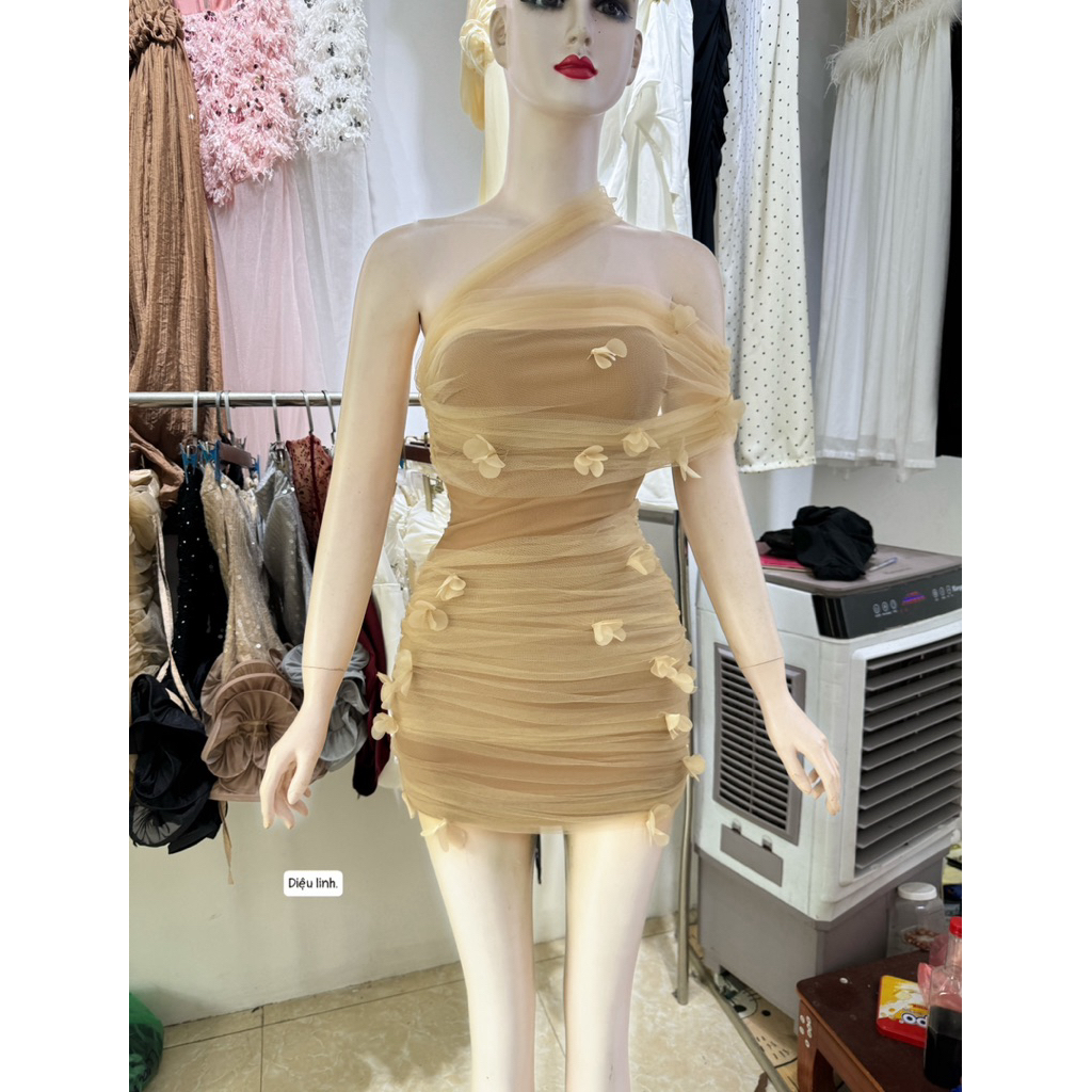 Đầm lưới hoa cắt đính mới về🥰