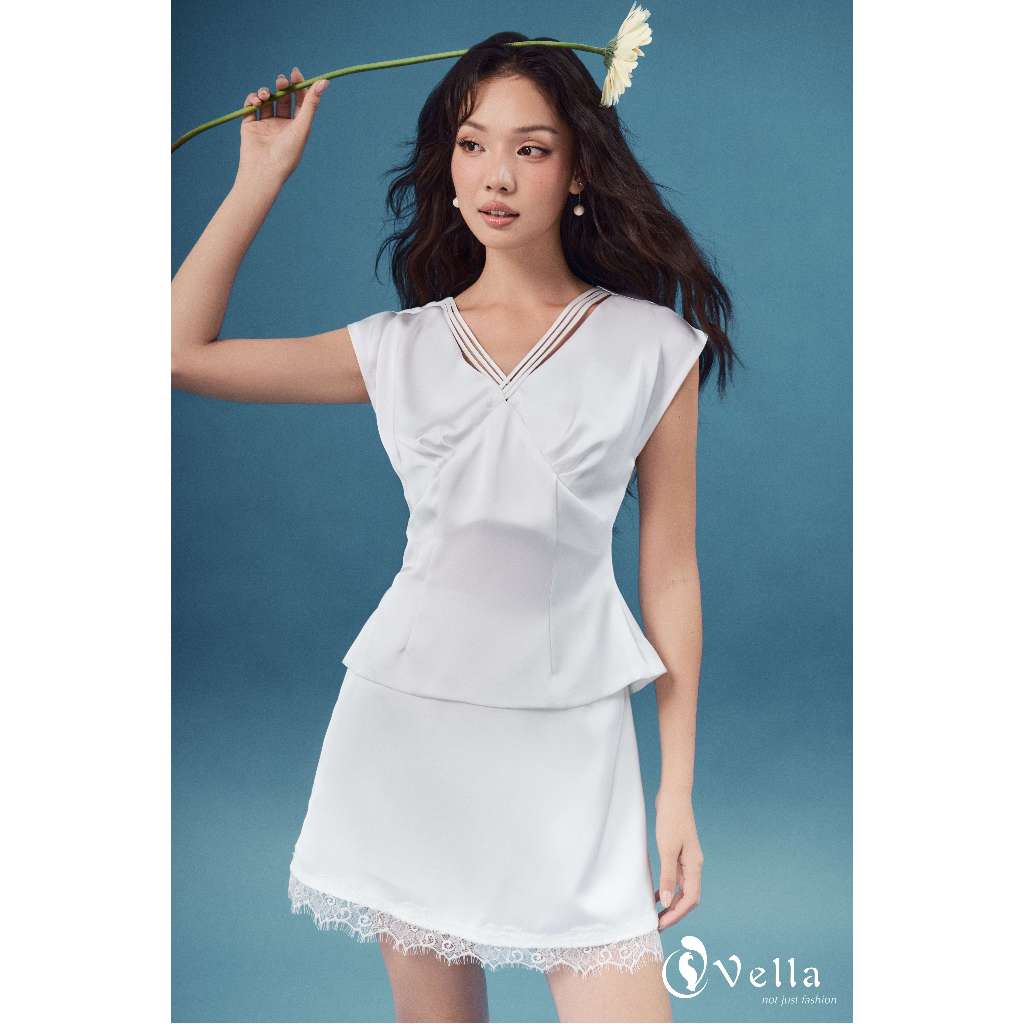 Áo sơ mi peplum & quần váy mini viền ren màu trắng công sở, dạo phố Vella Fashion VA26003 VQ26004