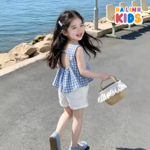 Set Hè Bé Gái Áo Kiều Kẻ Xanh Nhạt Sát Nách Kiểu (Chun)Phối Quần Ngắn Siêu Dễ Thương Cho Bé Đi Chơi