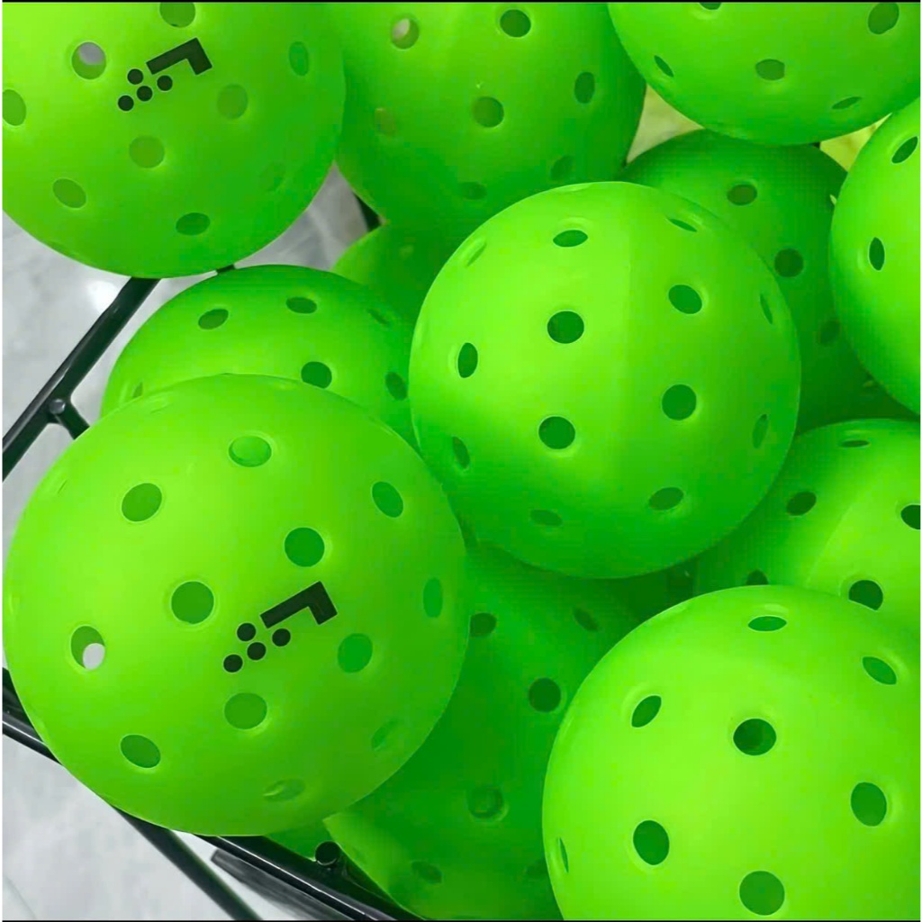 Bóng Pickleball LT PRO 48 Lỗ Cao Cấp - Công Nghệ Ép 2 Mảnh Siêu Bền,Tiêu Chuẩn USPA - Màu Xanh Chuối