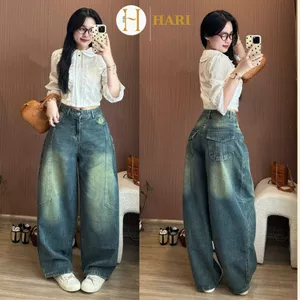 Quần Jean Hari ống cong rộng phối line tôn dáng Curved Leg Brown Line