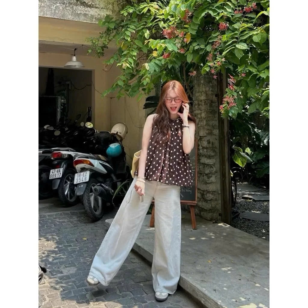 Áo cổ yếm voan tơ họa tiết chấm bi nhỏ hở lưng dáng bí chất liệu mềm mại hai lớp
