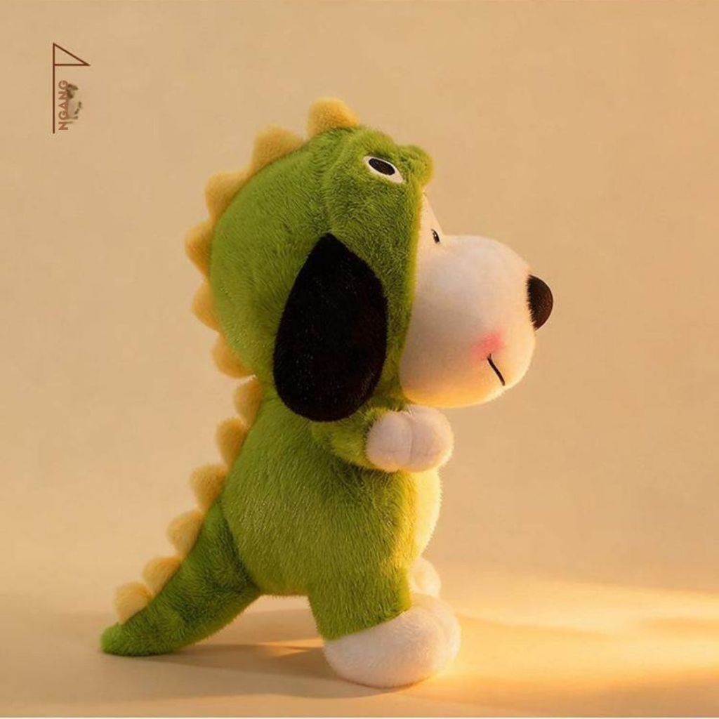 Gấu Bông Chó Snoopy Cosplay Khủng Long Xanh Đáng Yêu, Thú Nhồi Bông Cún Mặc Áo Khủng Long 50Cm Quà Tặng Cho Bé