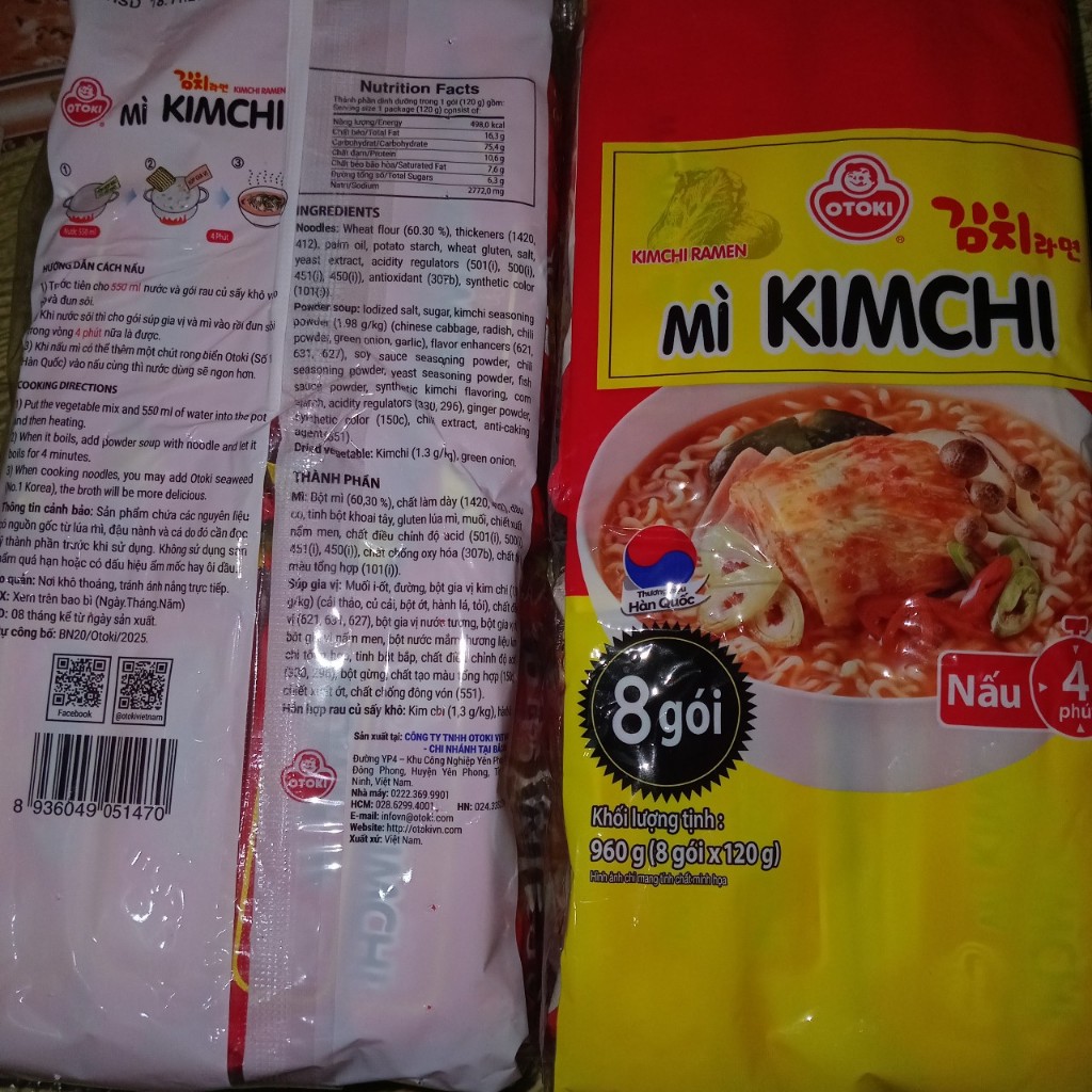 Lốc 8 gói Mì Kim Chi Ottogi siêu to 120gr - Cay ngon - Chuẩn vị Hàn Quốc
