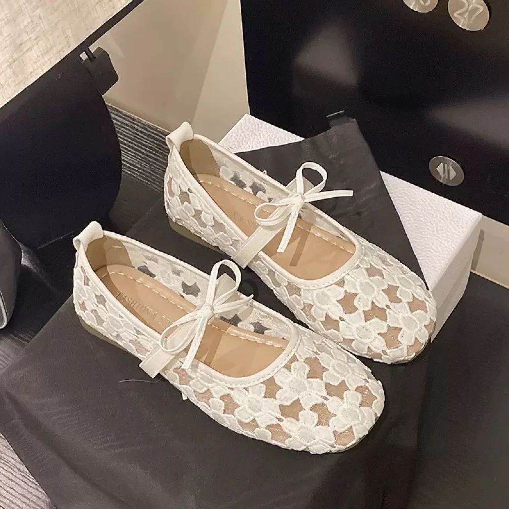 Giày Búp Bê Nữ Lưới Ren Hoa ROSES Phối Dây Buộc Phong Cách Balletcore Hàn Quốc Đế Bệt Êm Chân | Tiệm giày Quỳnh Anh