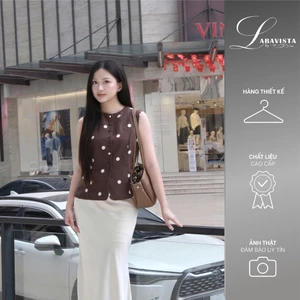 LABAVISTA Áo gile vải linen màu nâu chocolate chấm bi trắng thanh lịch và hiện đại