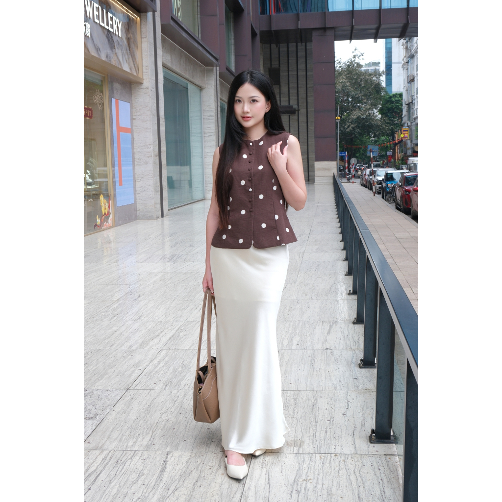 LABAVISTA Áo gile vải linen màu nâu chocolate chấm bi trắng thanh lịch và hiện đại