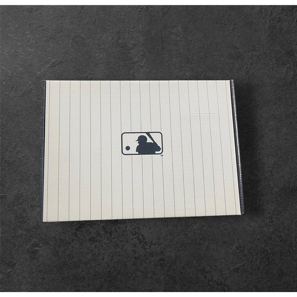 Hộp Giấy MLB- Hộp Quà đựng bộ đồ sang trọng, lịch sự-Ảnh thật.