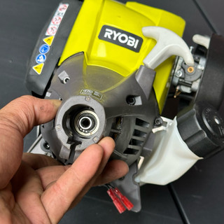 Máy Cắt Cỏ Ryobi 4 Thì – Động Cơ Khỏe, Tiết Kiệm Nhiên Liệu – Hàng Bãi Tuyển Chọn