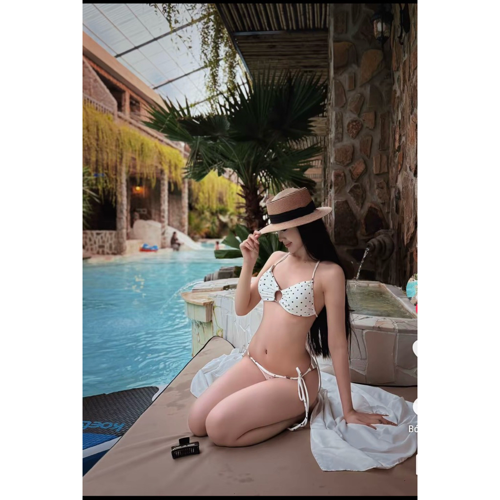 Tina bikini set 2 món tam giác chấm bi cực xinh,chất vải thun tăm co dãn 4 chiều .Mã 0334