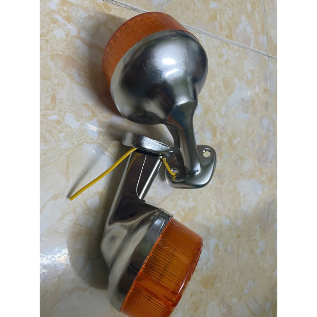 Cặp đèn xi nhan cub 81 trước + sau ( sắt xi )- hàng đẹp